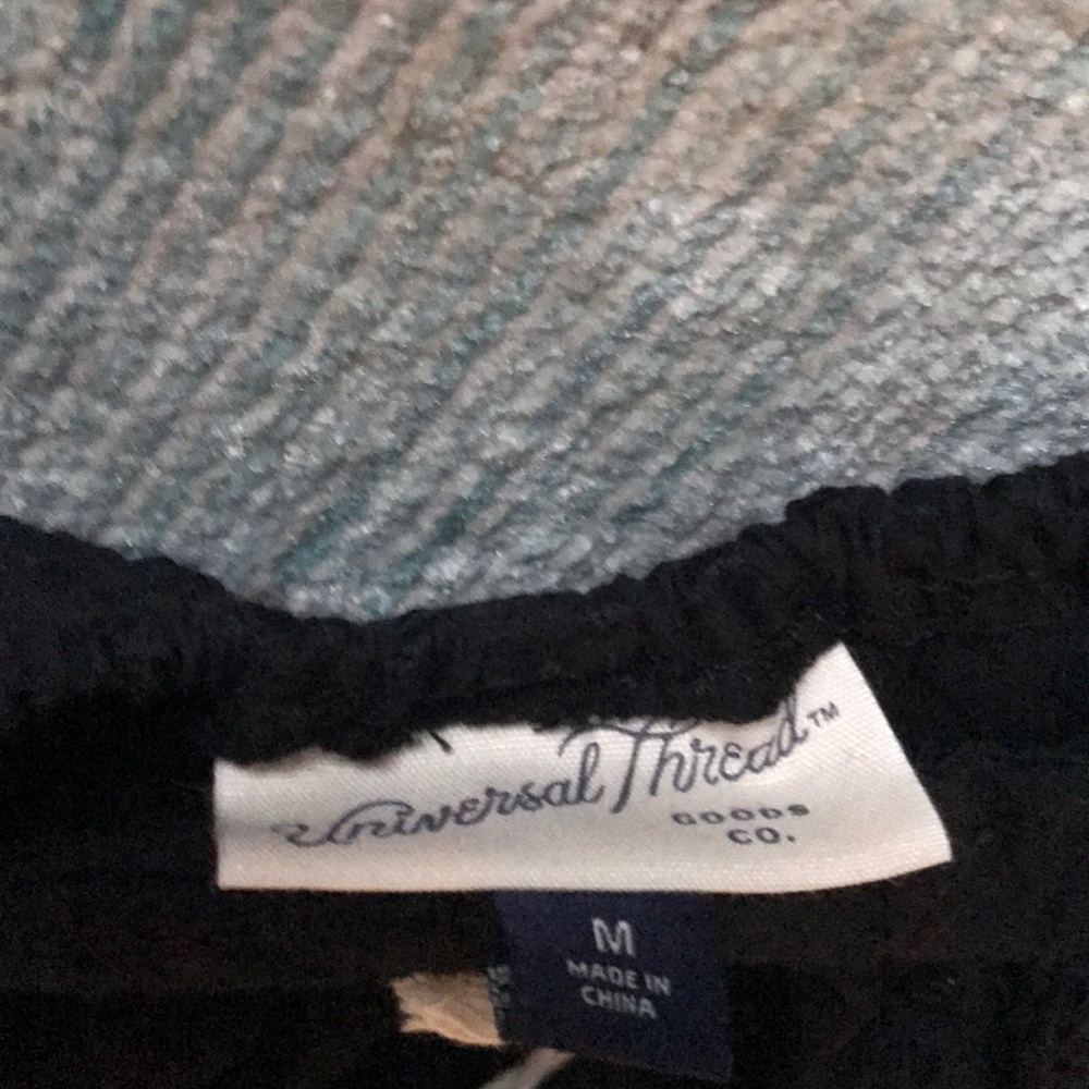 Universal Threads LBD - Picture 2 of 2